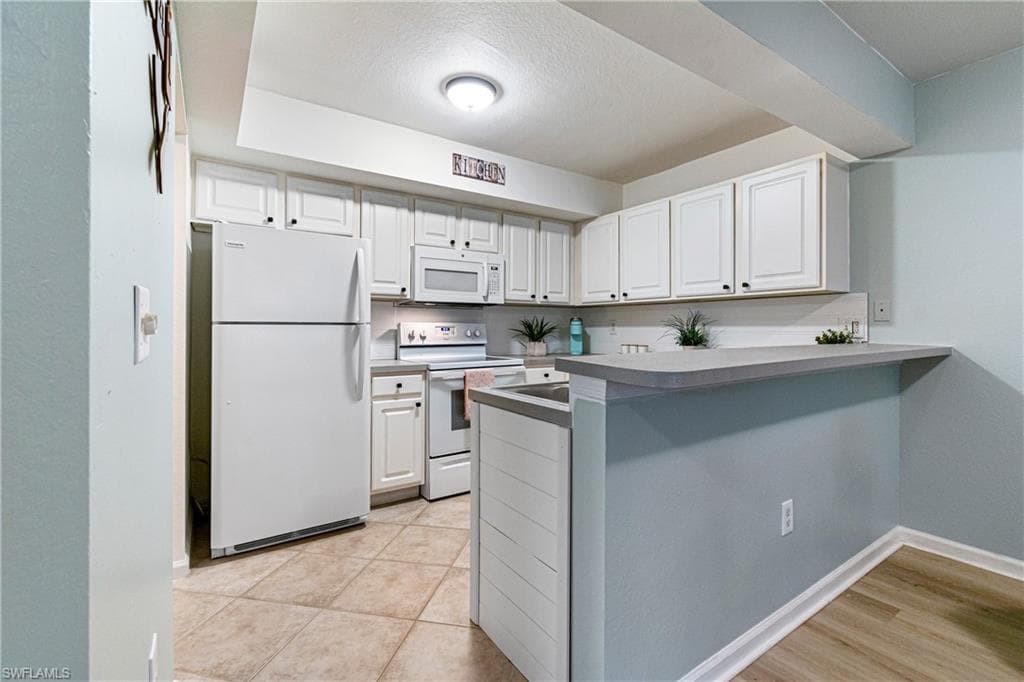 4121 Residence DR # 303, FORT MYERS FL 33901-37