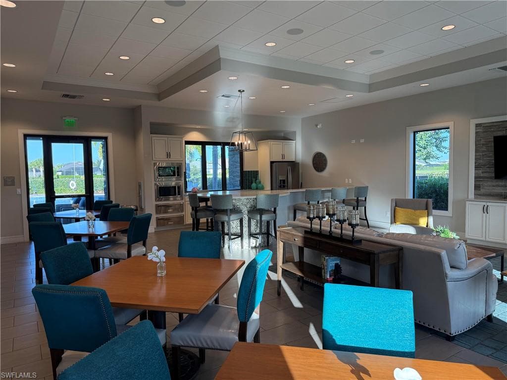 9241 Holden DR, FORT MYERS FL 33967-26