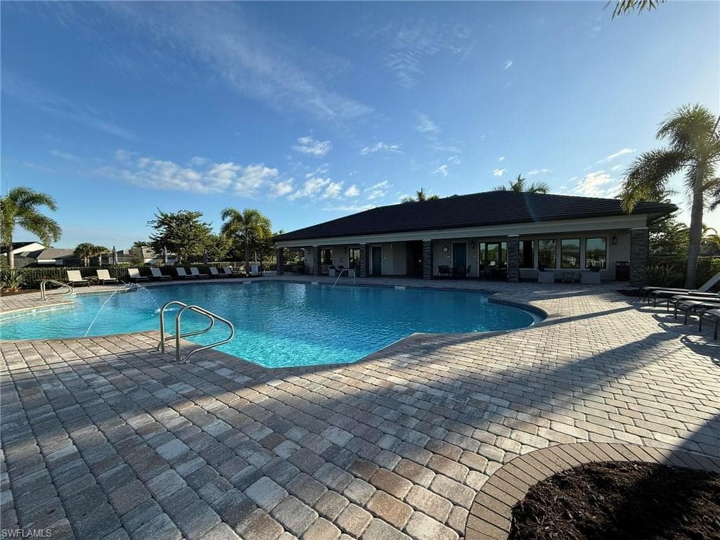 9241 Holden DR, FORT MYERS FL 33967-23