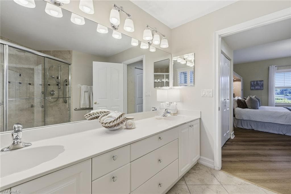 900 Diamond CIR # 905, NAPLES FL 34110-21
