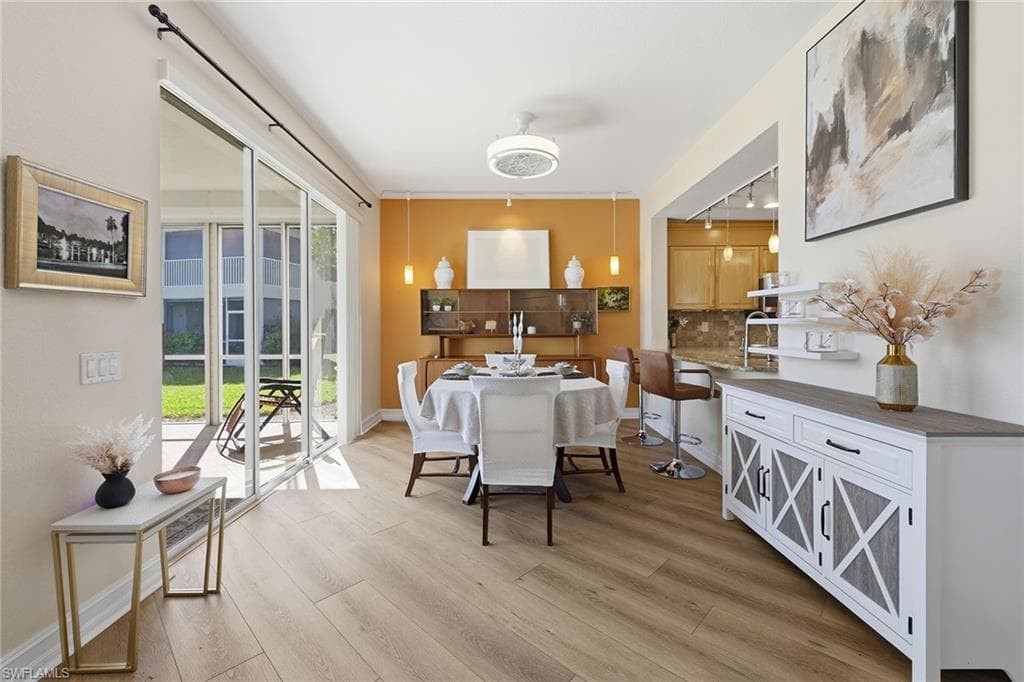 900 Diamond CIR # 905, NAPLES FL 34110-9