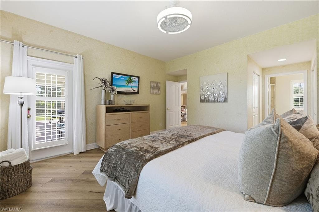 900 Diamond CIR # 905, NAPLES FL 34110-18