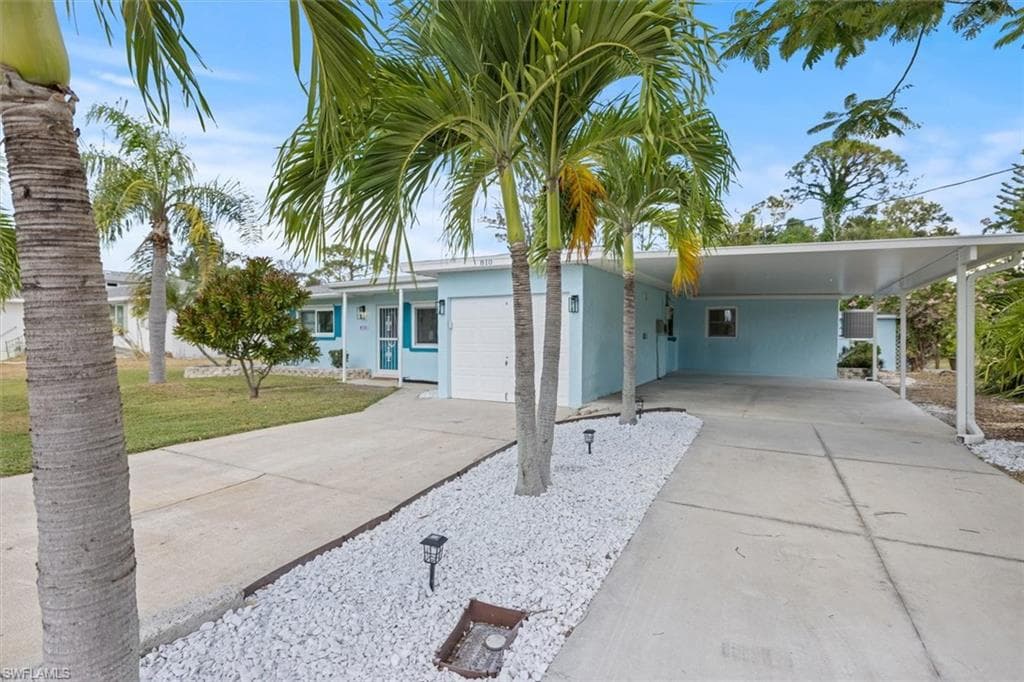 810 Harvard ST, ENGLEWOOD FL 34223-9