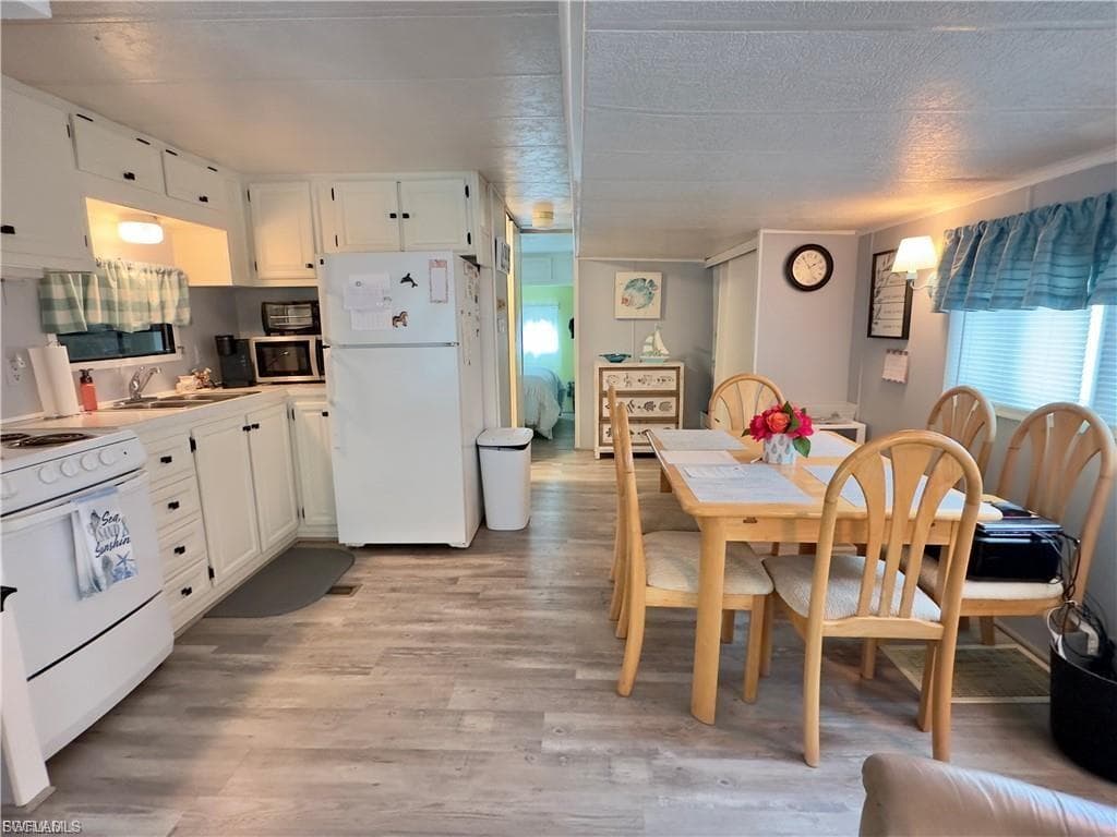 10917 Brown Pelican CIR, ESTERO FL 33928-7