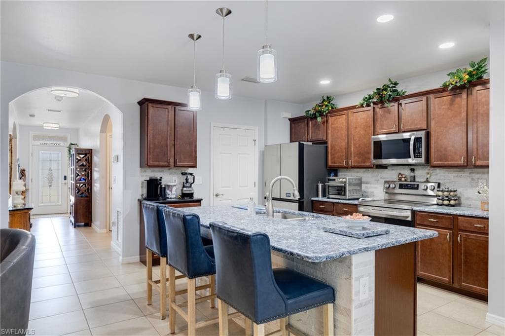 10536 Canal Brook LN, LEHIGH ACRES FL 33936-1