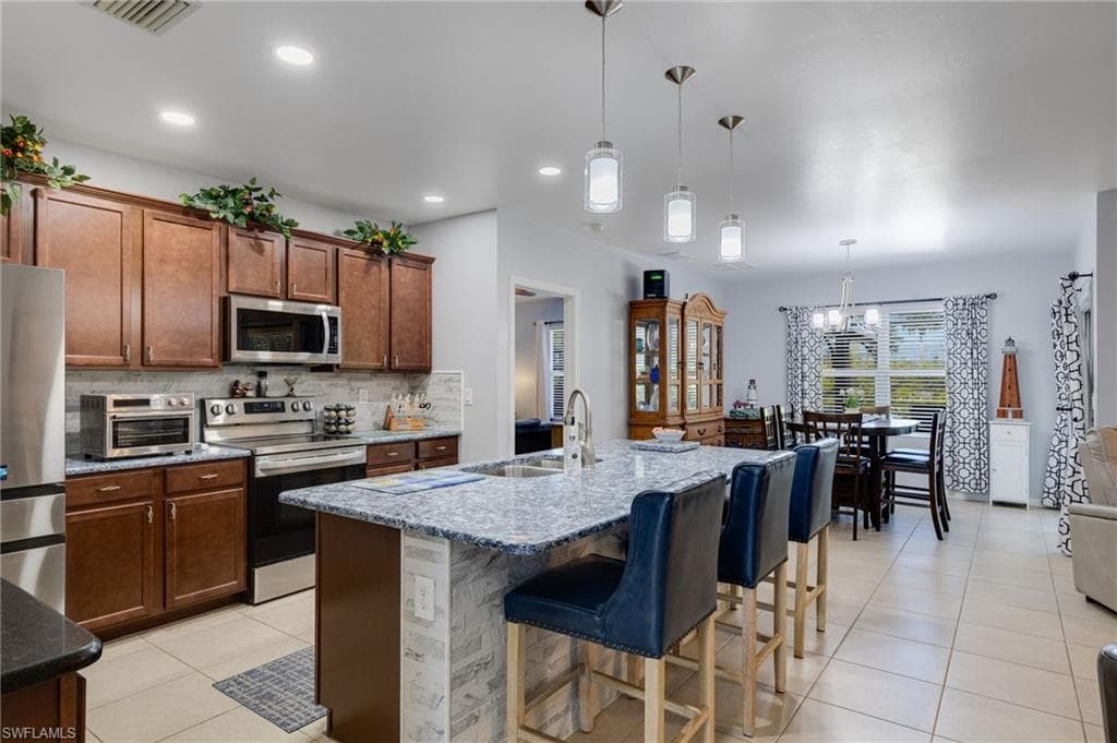 10536 Canal Brook LN, LEHIGH ACRES FL 33936-4