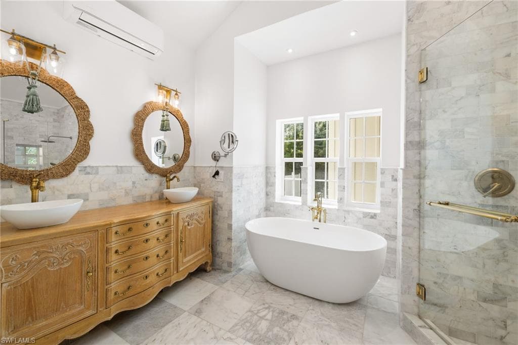 2348 Florida AVE, NAPLES FL 34112-16