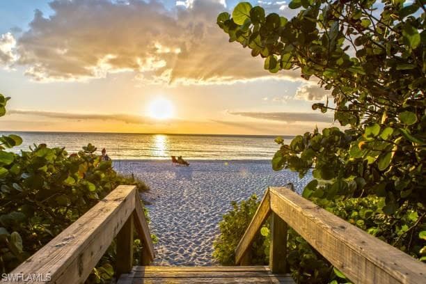 2348 Florida AVE, NAPLES FL 34112-37