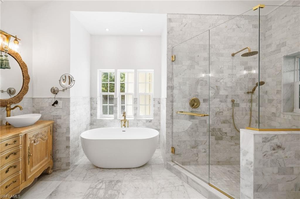 2348 Florida AVE, NAPLES FL 34112-13