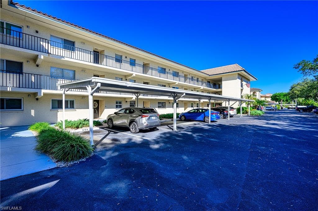 201 Quail Forest BLVD 103-27