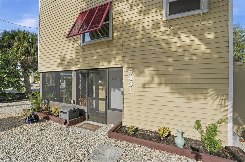 5431 Oak Ridge AVE, FORT MYERS BEACH FL 33931-3