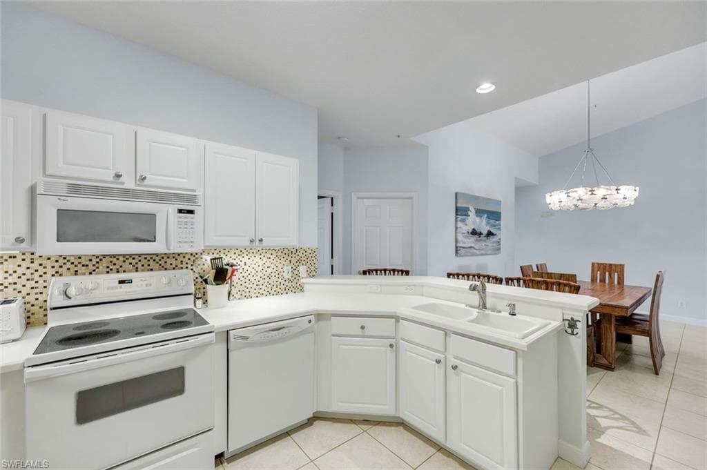 2110 Cay Lagoon DR # 122, NAPLES FL 34109-6