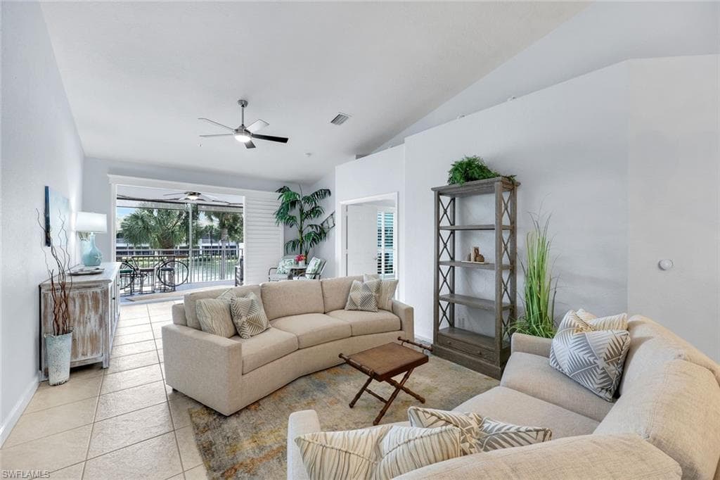2110 Cay Lagoon DR # 122, NAPLES FL 34109-3