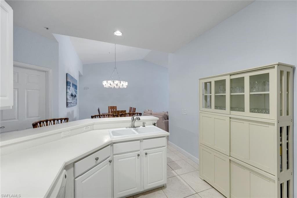 2110 Cay Lagoon DR # 122, NAPLES FL 34109-7