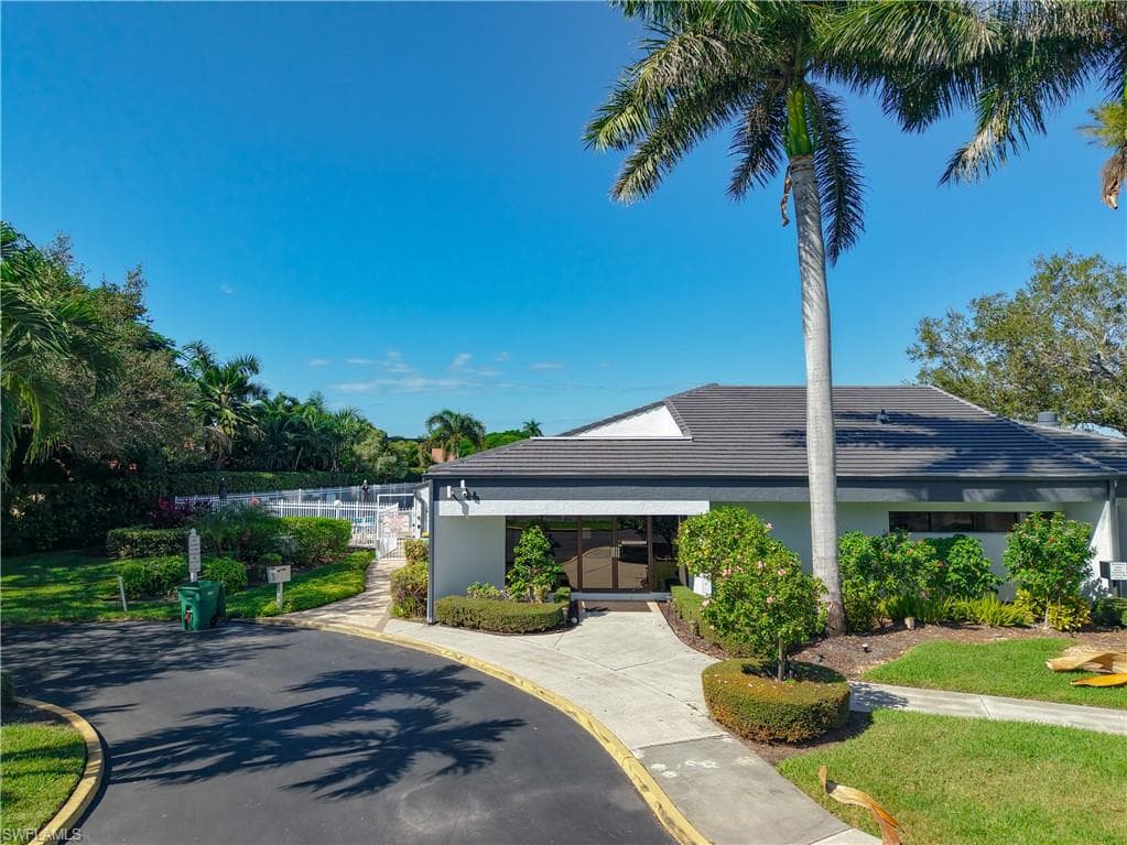 729 Landover CT # 102, NAPLES FL 34104-25