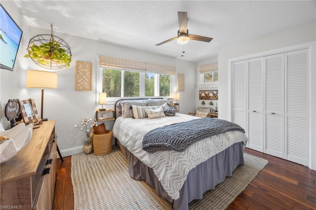 9247 Dimmick DR, SANIBEL FL 33957-21