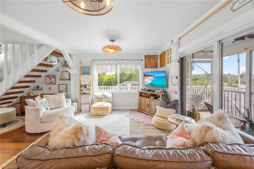 9247 Dimmick DR, SANIBEL FL 33957-6