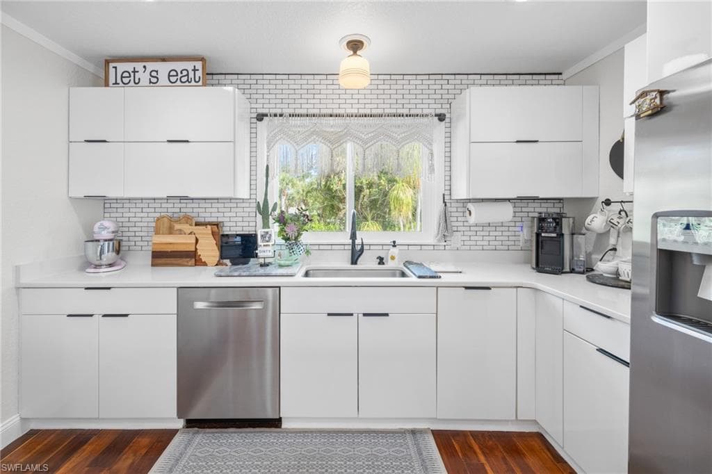 9247 Dimmick DR, SANIBEL FL 33957-9