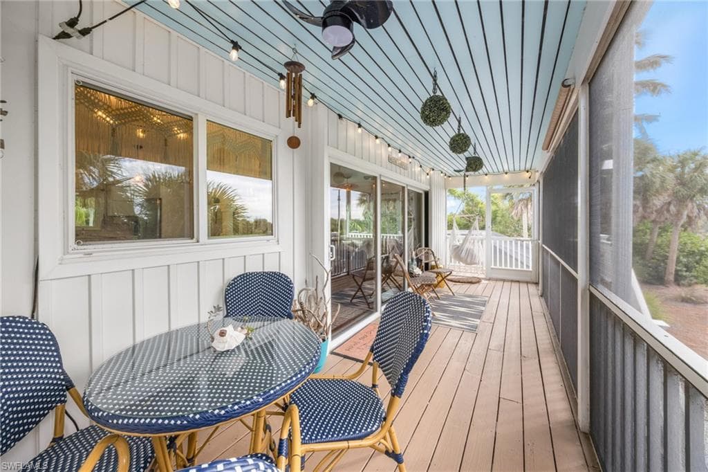 9247 Dimmick DR, SANIBEL FL 33957-17