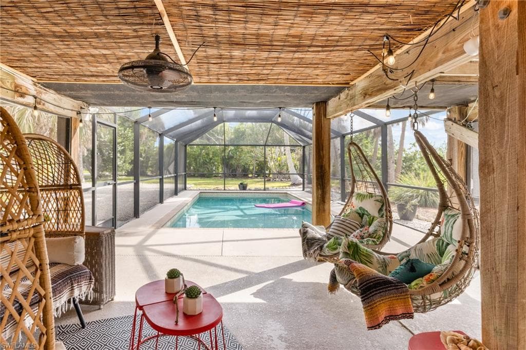 9247 Dimmick DR, SANIBEL FL 33957-38