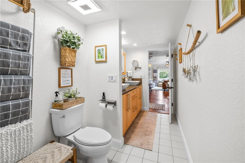 9247 Dimmick DR, SANIBEL FL 33957-24