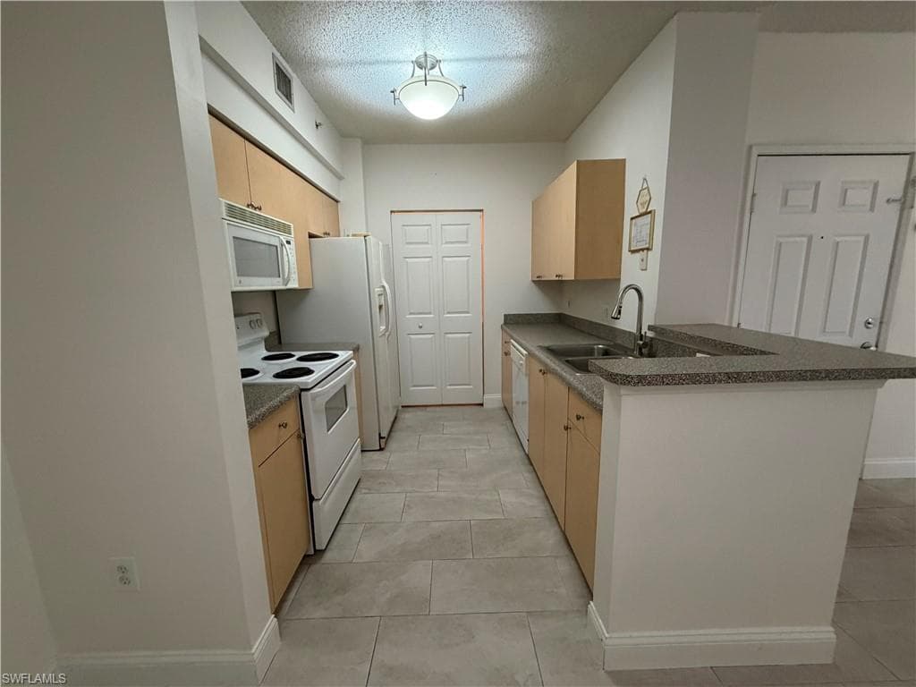 1210 Reserve WAY # 107, NAPLES FL 34105-5