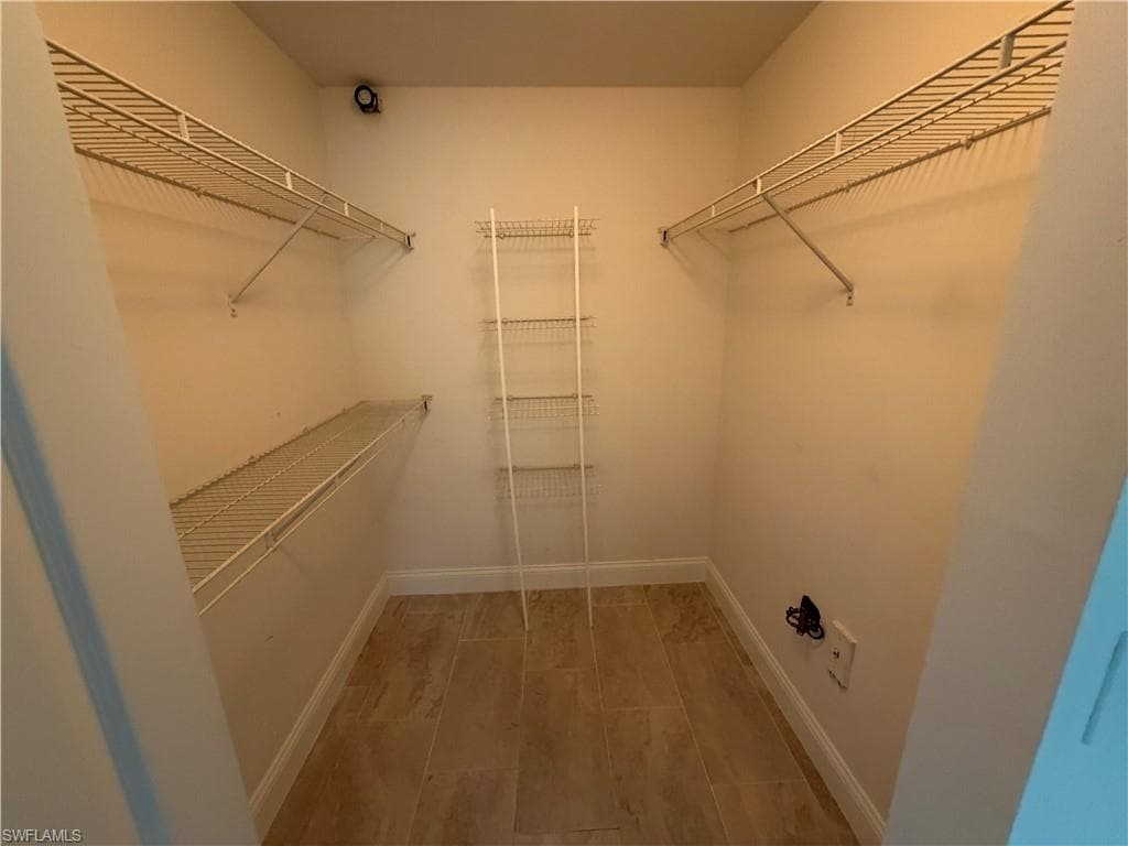 1210 Reserve WAY # 107, NAPLES FL 34105-11