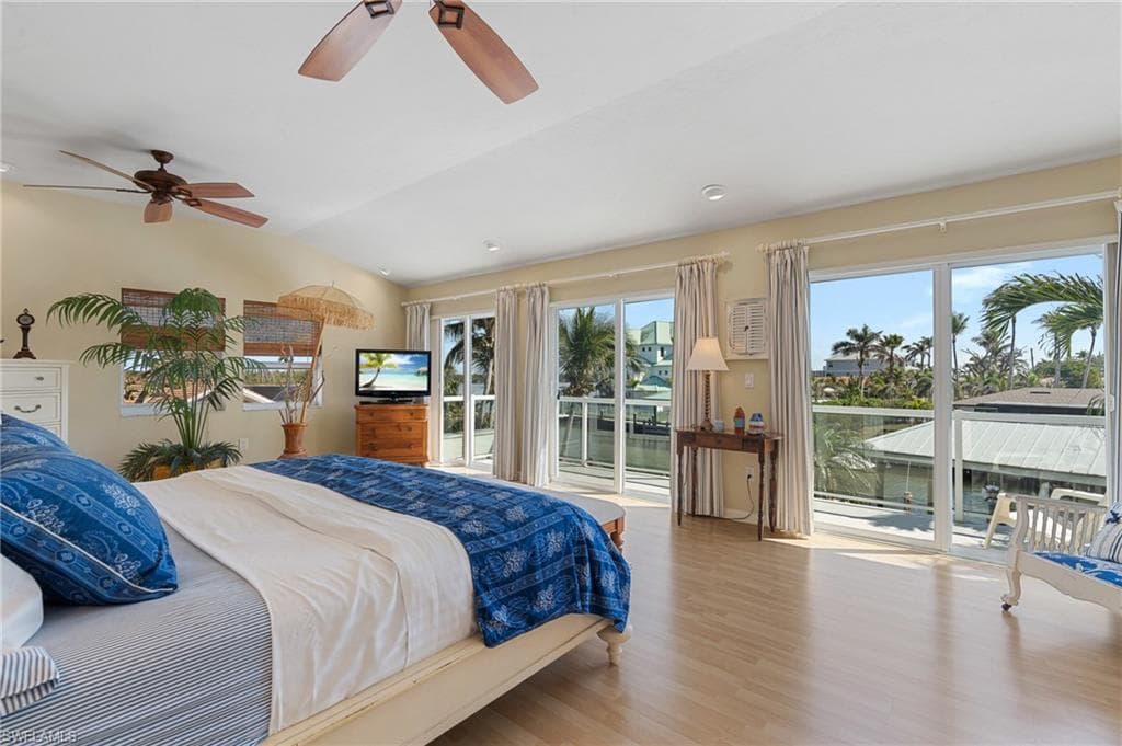 490 Randy LN, FORT MYERS BEACH FL 33931-27