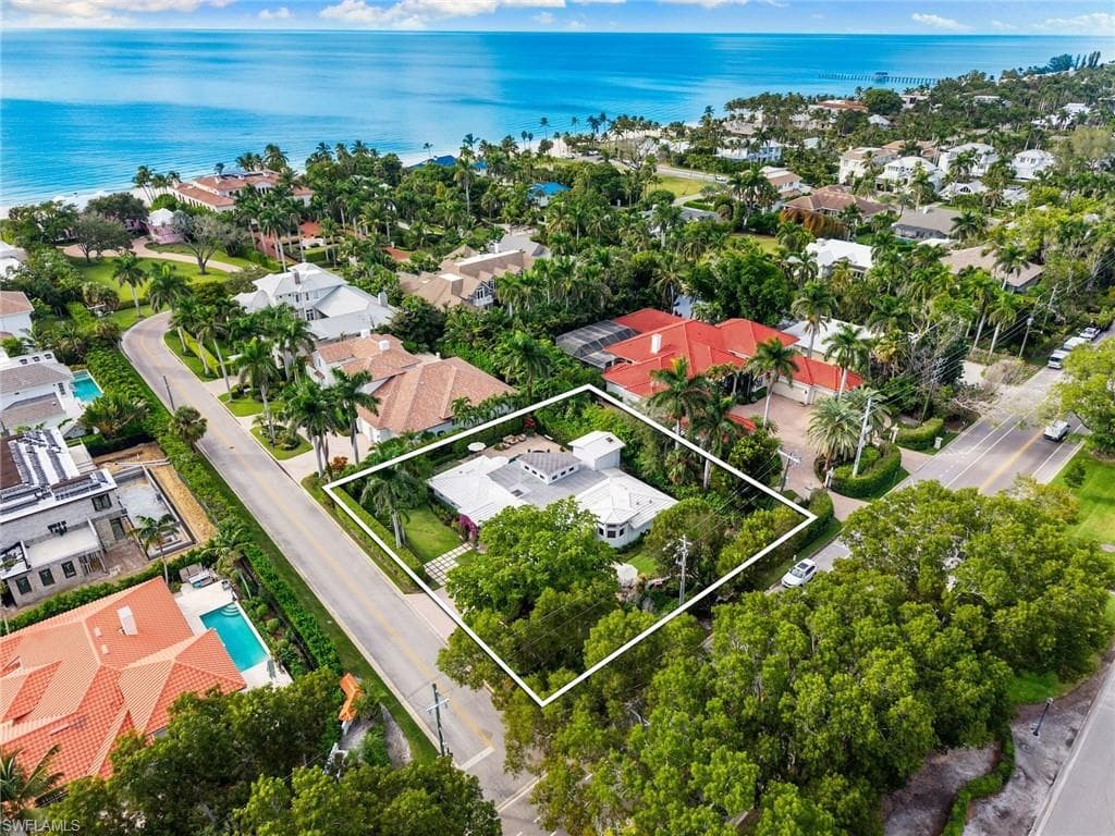 1980 Gordon DR, NAPLES FL 34102-2