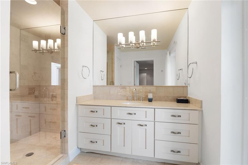 1980 Gordon DR, NAPLES FL 34102-13