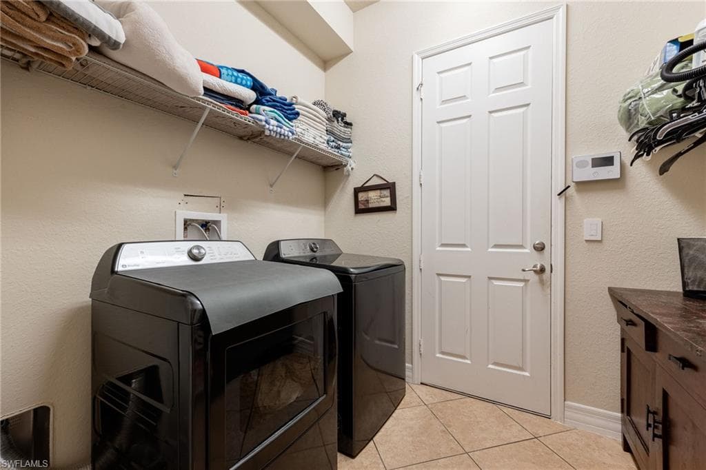 10117 Silver Maple CT, FORT MYERS FL 33913-30