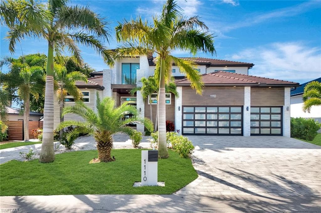 1110 Lenox CT, CAPE CORAL FL 33904-2