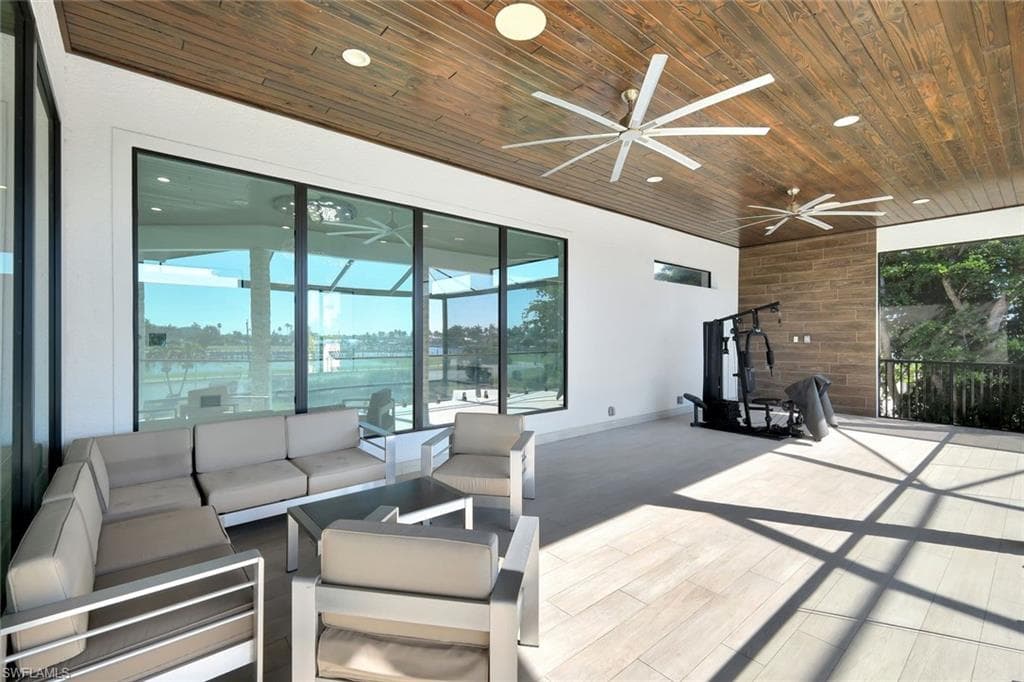 1110 Lenox CT, CAPE CORAL FL 33904-35