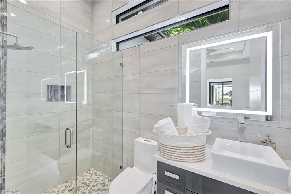 1110 Lenox CT, CAPE CORAL FL 33904-23