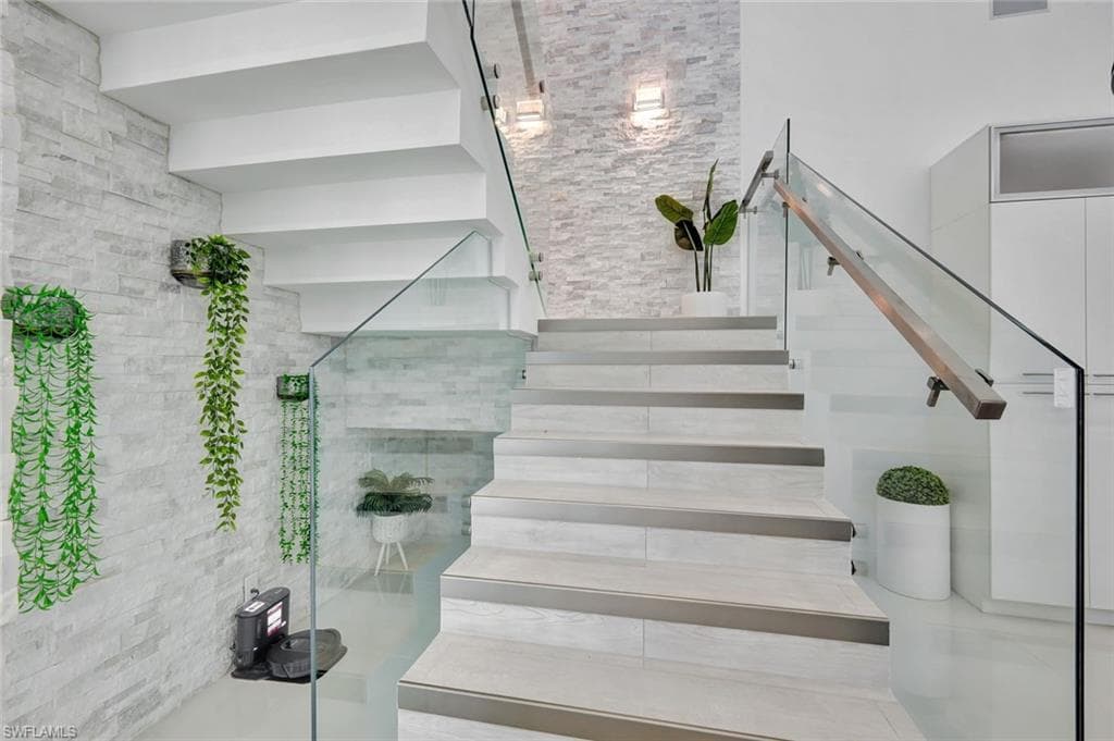 1110 Lenox CT, CAPE CORAL FL 33904-14