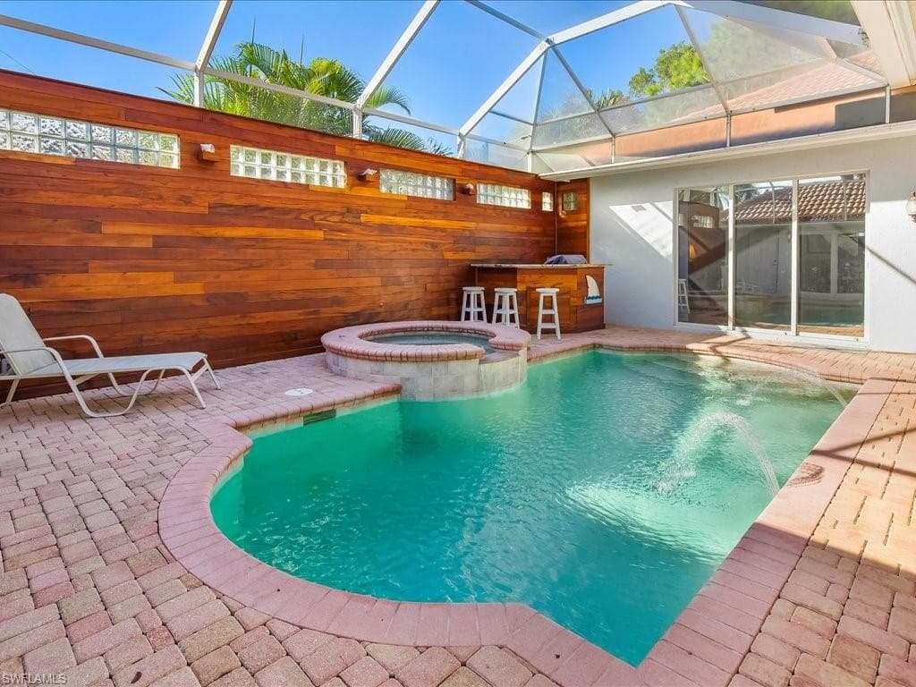 1309 Briarwood CT, NAPLES FL 34104-8