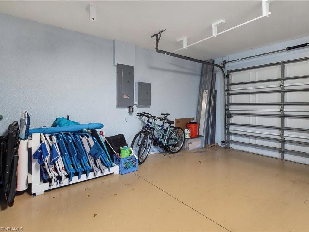 1309 Briarwood CT, NAPLES FL 34104-36