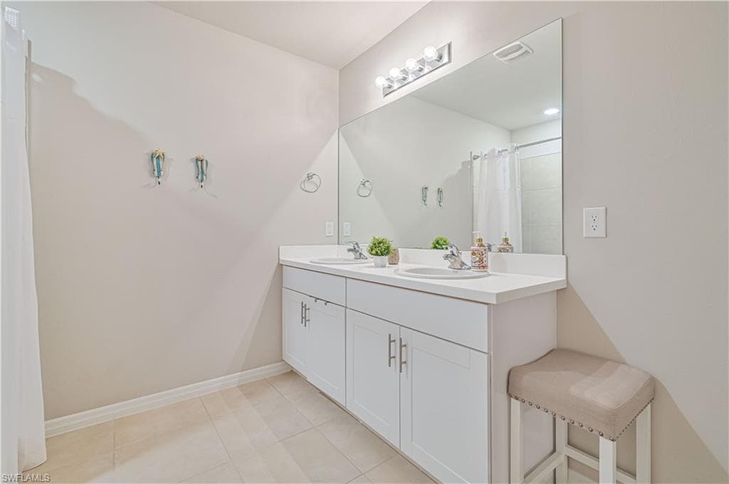 8908 Cascade Price CIR, NORTH FORT MYERS FL 33917-23