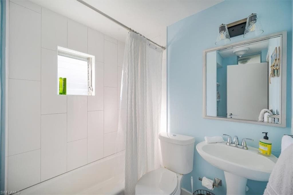 1283 Grand Canal DR, NAPLES FL 34110-15