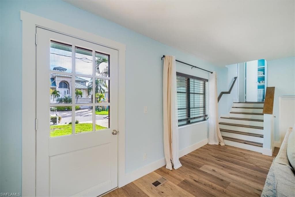 1283 Grand Canal DR, NAPLES FL 34110-4