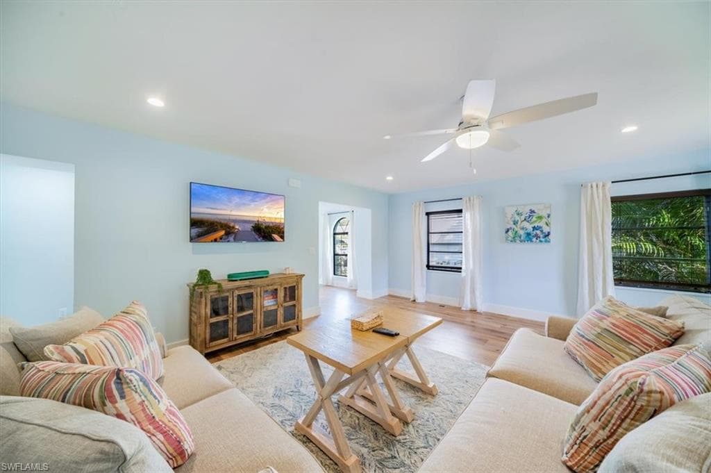 1283 Grand Canal DR, NAPLES FL 34110-7