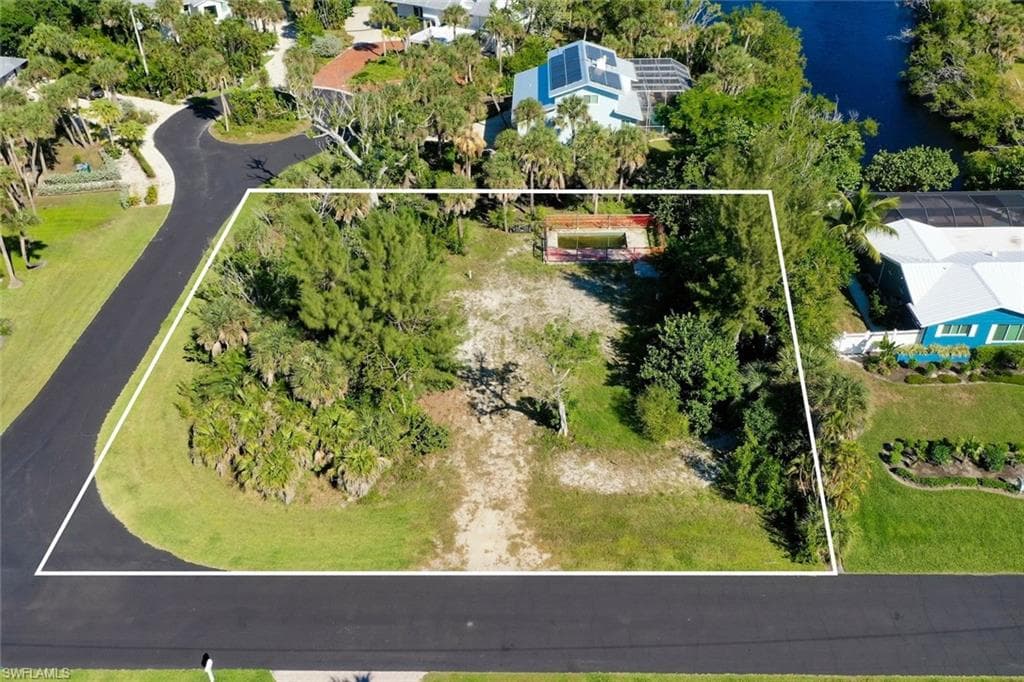 1653 Bunting LN, SANIBEL FL 33957-8