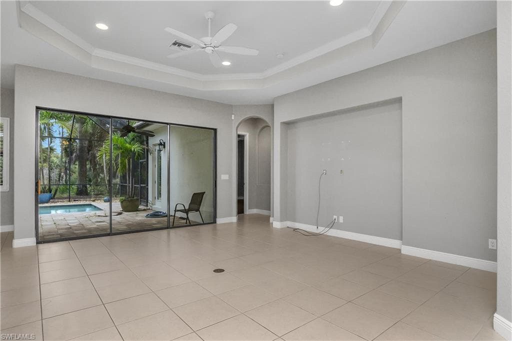 1558 Serrano CIR, NAPLES FL 34105-11