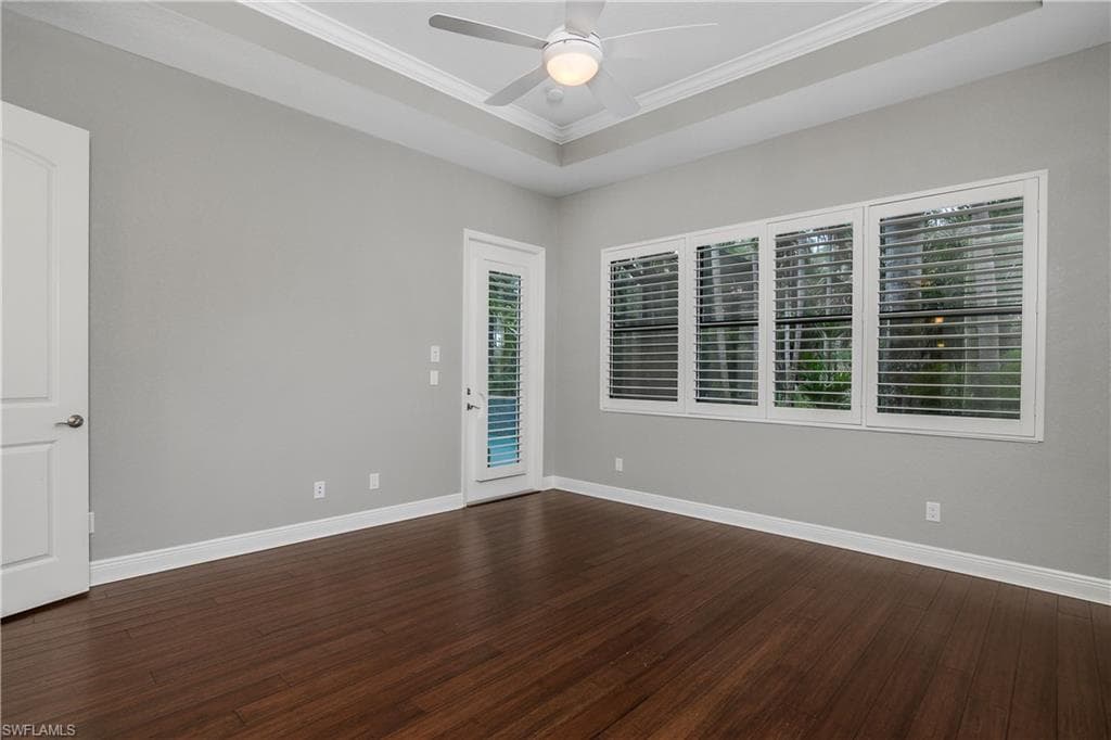 1558 Serrano CIR, NAPLES FL 34105-13