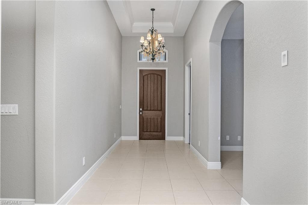 1558 Serrano CIR, NAPLES FL 34105-3