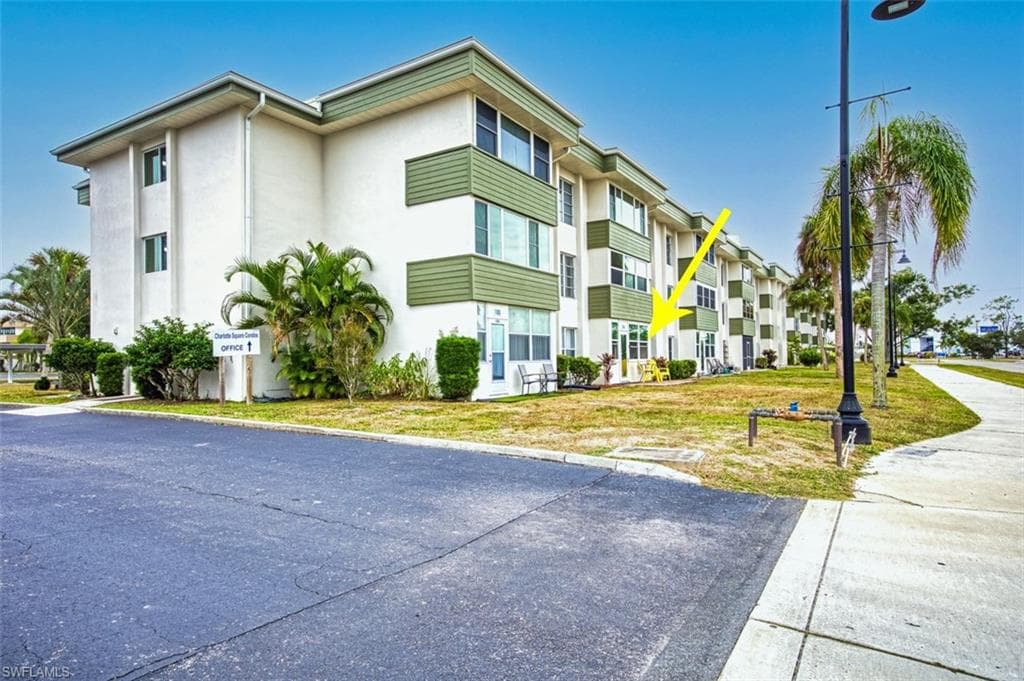 2300 Aaron ST # 106, PORT CHARLOTTE FL 33952-6