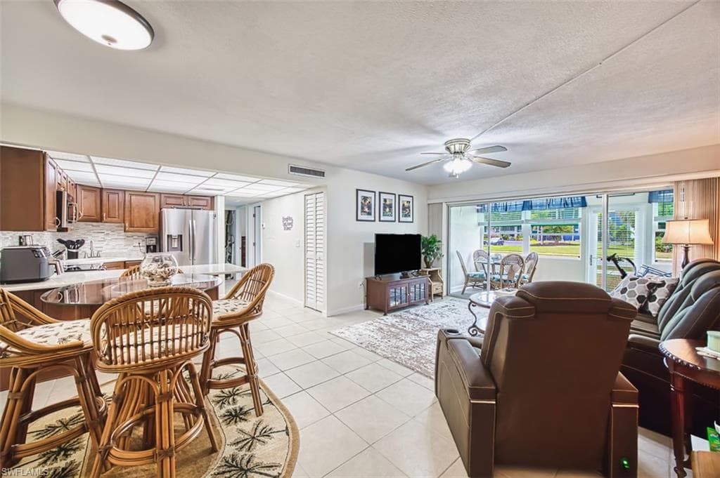 2300 Aaron ST # 106, PORT CHARLOTTE FL 33952-8