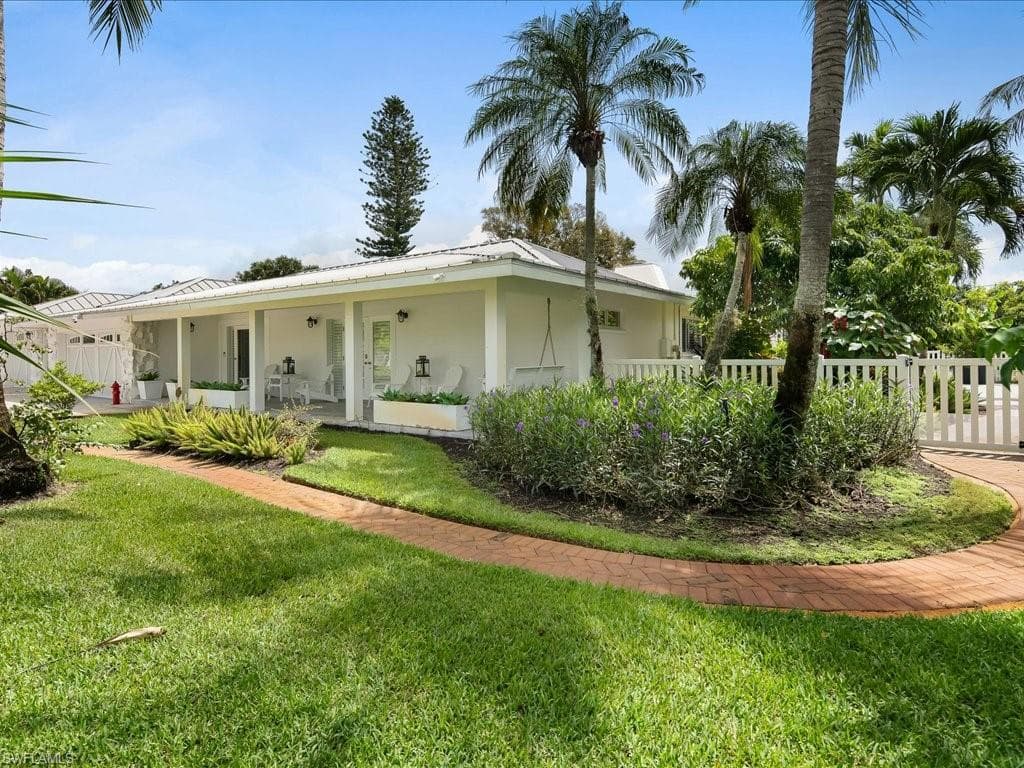 436 Golfview DR, NAPLES FL 34110-35