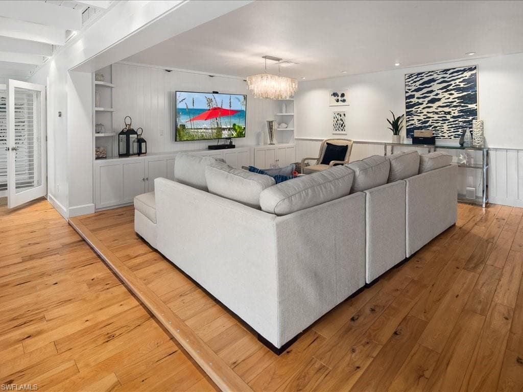 436 Golfview DR, NAPLES FL 34110-9