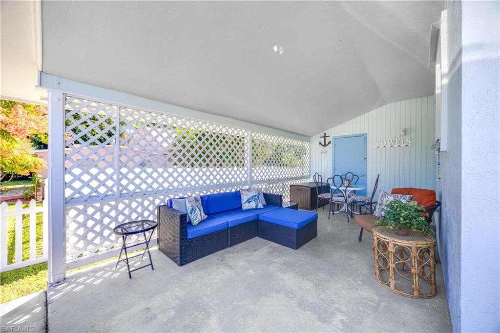 111 7th ST, NAPLES FL 34113-23